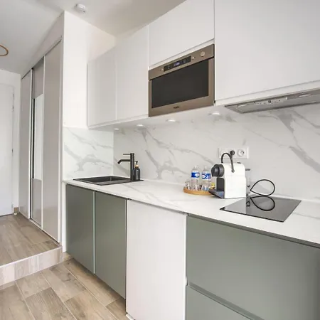 Apartment Emeraude ~ Jardin ~ Parking ~ Climatisation *